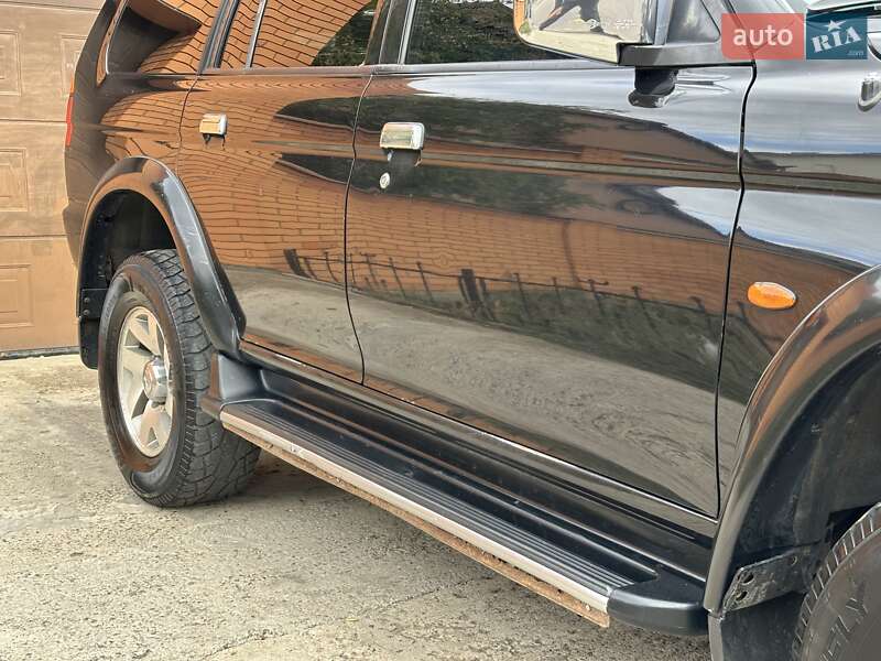 Внедорожник / Кроссовер Mitsubishi Pajero Sport 2001 в Одессе