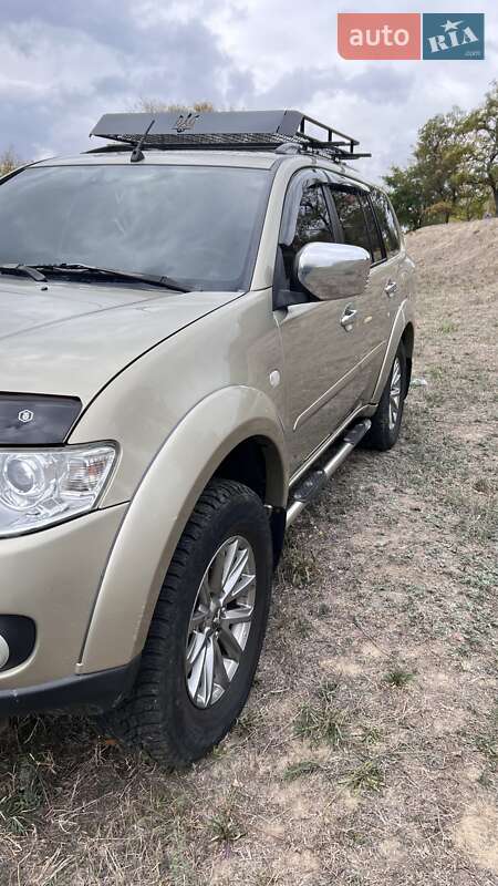 Внедорожник / Кроссовер Mitsubishi Pajero Sport 2010 в Запорожье