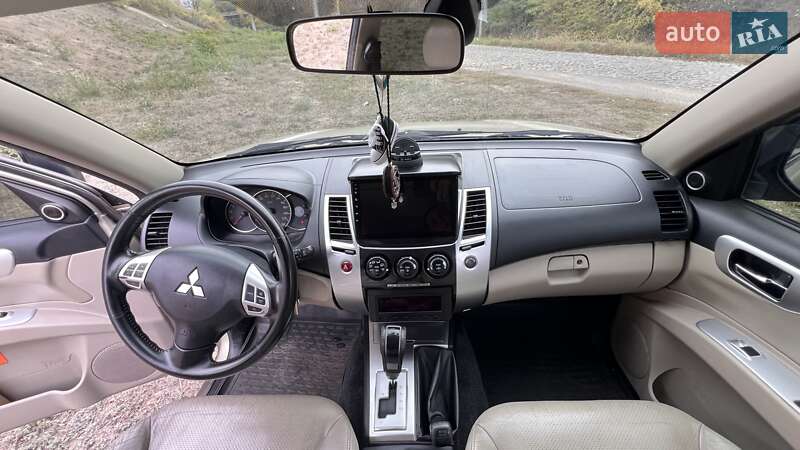 Внедорожник / Кроссовер Mitsubishi Pajero Sport 2010 в Запорожье