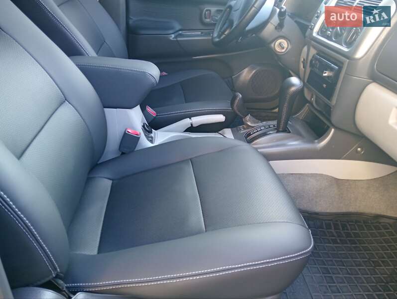 Позашляховик / Кросовер Mitsubishi Pajero Sport 2008 в Умані