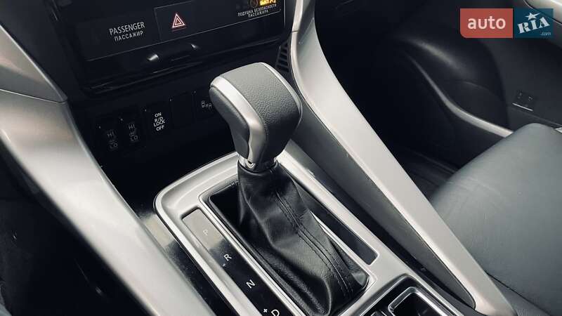 Внедорожник / Кроссовер Mitsubishi Pajero Sport 2017 в Киеве фото 41 Внедорожник / Кроссовер Mitsubishi Pajero Sport 2017 в Киеве