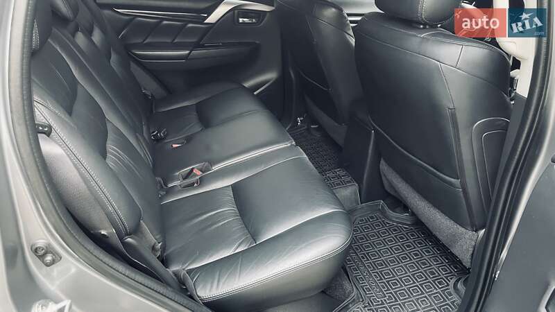 Внедорожник / Кроссовер Mitsubishi Pajero Sport 2017 в Киеве фото 55 Внедорожник / Кроссовер Mitsubishi Pajero Sport 2017 в Киеве