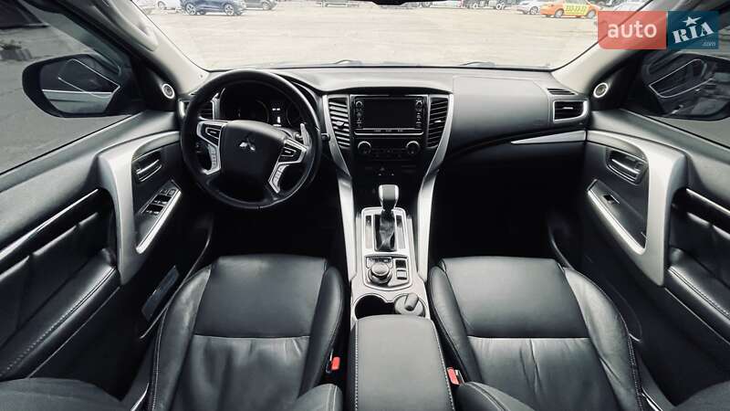 Внедорожник / Кроссовер Mitsubishi Pajero Sport 2017 в Киеве фото 61 Внедорожник / Кроссовер Mitsubishi Pajero Sport 2017 в Киеве