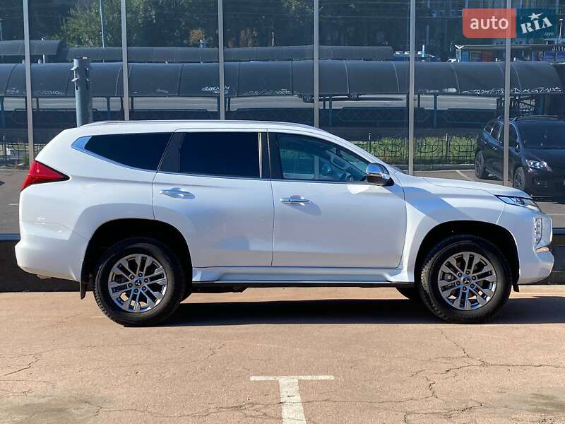Внедорожник / Кроссовер Mitsubishi Pajero Sport 2024 в Киеве фото 2 Внедорожник / Кроссовер Mitsubishi Pajero Sport 2024 в Киеве