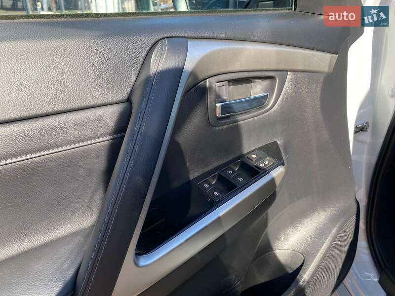 Внедорожник / Кроссовер Mitsubishi Pajero Sport 2024 в Киеве фото 15 Внедорожник / Кроссовер Mitsubishi Pajero Sport 2024 в Киеве