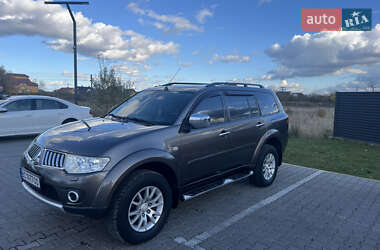Внедорожник / Кроссовер Mitsubishi Pajero Sport 2011 в 