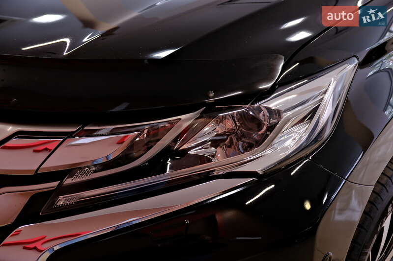 Позашляховик / Кросовер Mitsubishi Pajero Sport 2016 в Одесі