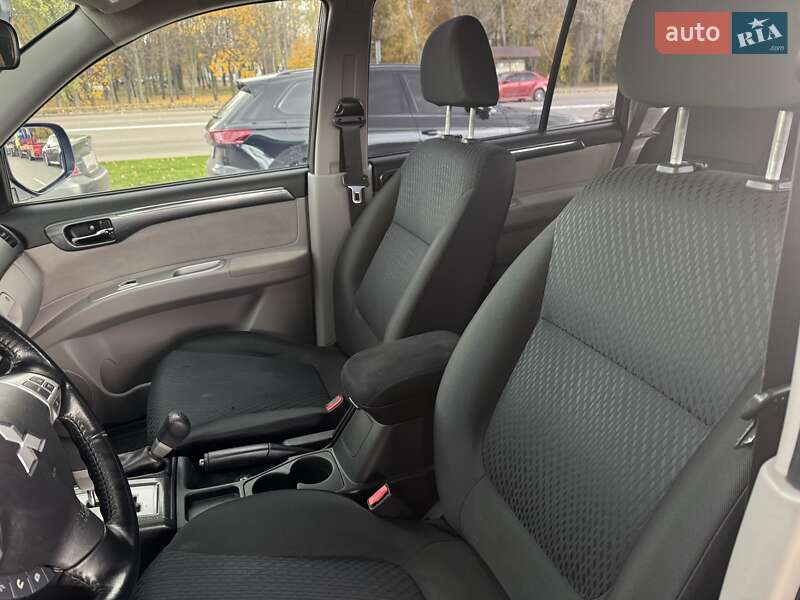 Внедорожник / Кроссовер Mitsubishi Pajero Sport 2013 в Киеве фото 18 Внедорожник / Кроссовер Mitsubishi Pajero Sport 2013 в Киеве