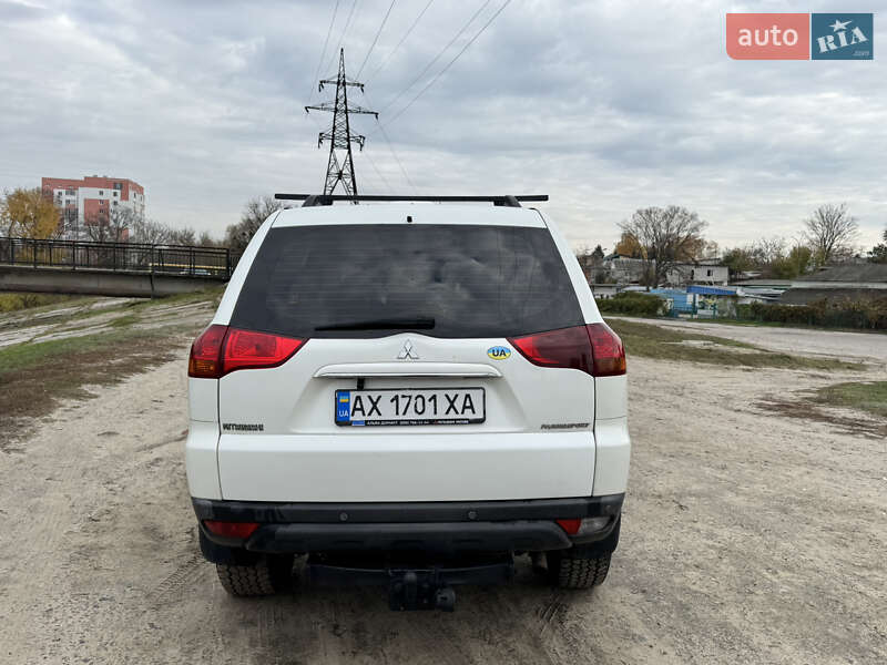 Внедорожник / Кроссовер Mitsubishi Pajero Sport 2011 в Харькове