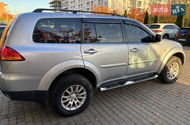 Внедорожник / Кроссовер Mitsubishi Pajero Sport 2010 в Ужгороде