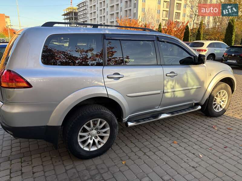 Внедорожник / Кроссовер Mitsubishi Pajero Sport 2010 в Ужгороде
