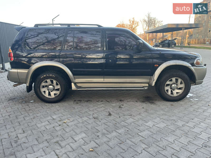 Внедорожник / Кроссовер Mitsubishi Pajero Sport 2004 в Черновцах