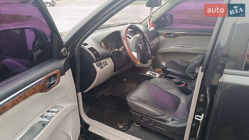 Внедорожник / Кроссовер Mitsubishi Pajero Sport 2010 в Харькове фото 9 Внедорожник / Кроссовер Mitsubishi Pajero Sport 2010 в Харькове