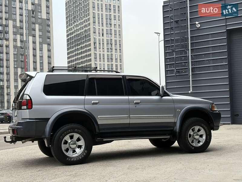 Внедорожник / Кроссовер Mitsubishi Pajero Sport 2005 в Киеве