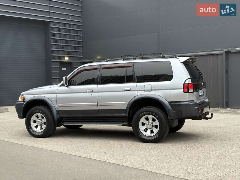 Внедорожник / Кроссовер Mitsubishi Pajero Sport 2005 в Киеве