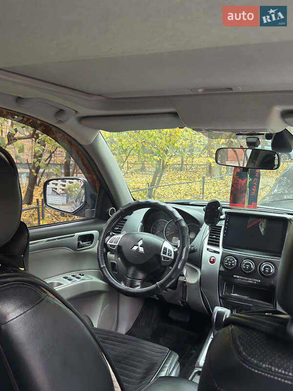 Позашляховик / Кросовер Mitsubishi Pajero Sport 2011 в Києві фото 26 Позашляховик / Кросовер Mitsubishi Pajero Sport 2011 в Києві