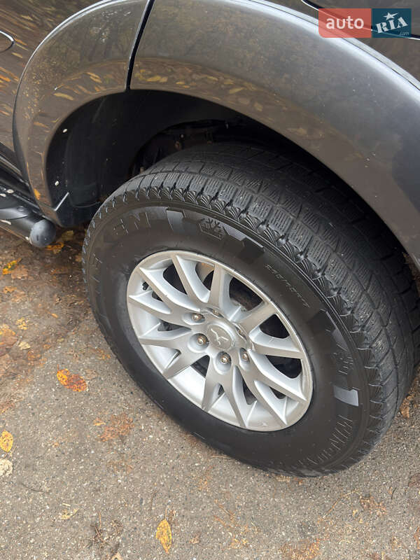 Позашляховик / Кросовер Mitsubishi Pajero Sport 2011 в Києві фото 33 Позашляховик / Кросовер Mitsubishi Pajero Sport 2011 в Києві