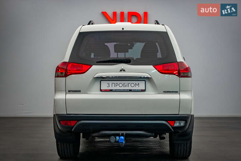 Внедорожник / Кроссовер Mitsubishi Pajero Sport 2015 в Киеве фото 6 Внедорожник / Кроссовер Mitsubishi Pajero Sport 2015 в Киеве