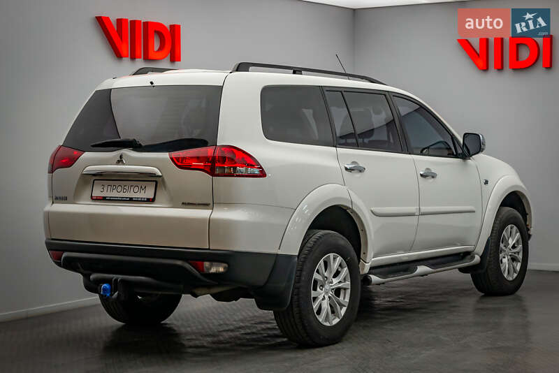Внедорожник / Кроссовер Mitsubishi Pajero Sport 2015 в Киеве фото 2 Внедорожник / Кроссовер Mitsubishi Pajero Sport 2015 в Киеве