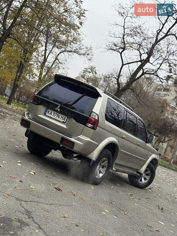 Внедорожник / Кроссовер Mitsubishi Pajero Sport 2008 в Киеве