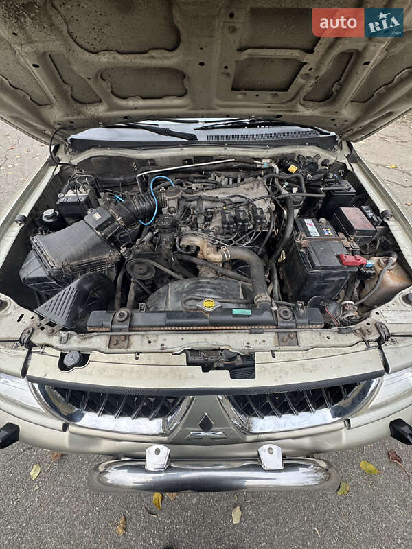 Внедорожник / Кроссовер Mitsubishi Pajero Sport 2008 в Киеве