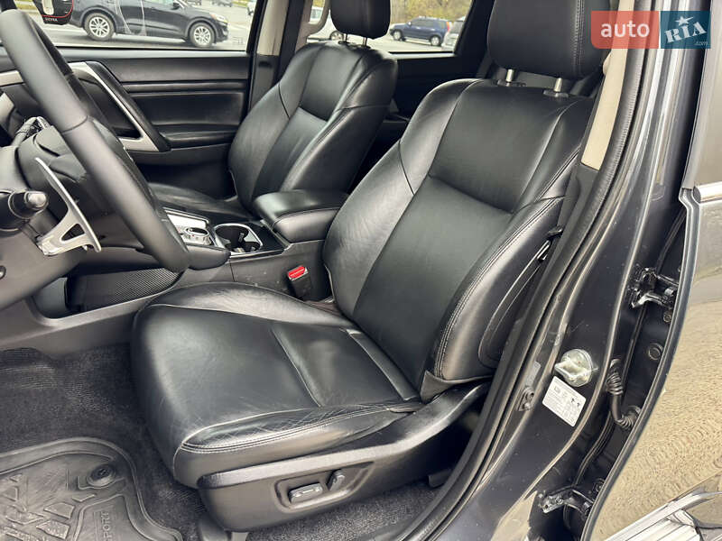 Внедорожник / Кроссовер Mitsubishi Pajero Sport 2019 в Киеве