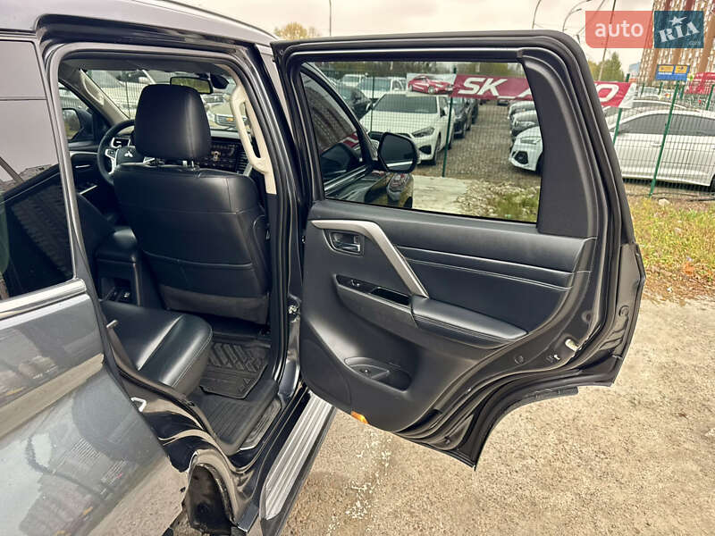 Внедорожник / Кроссовер Mitsubishi Pajero Sport 2019 в Киеве