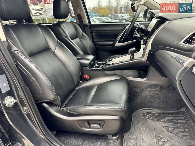 Внедорожник / Кроссовер Mitsubishi Pajero Sport 2019 в Киеве