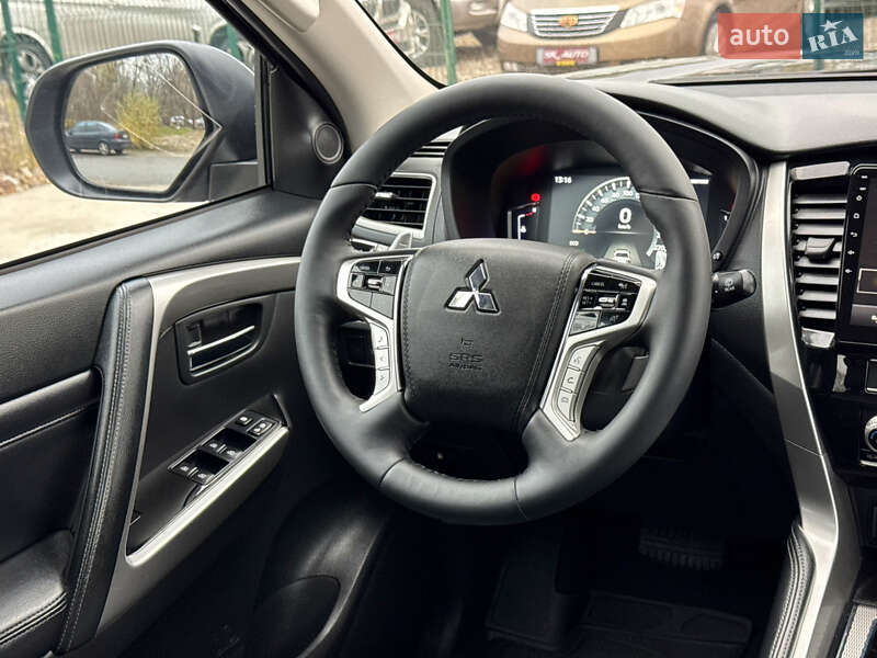 Внедорожник / Кроссовер Mitsubishi Pajero Sport 2019 в Киеве