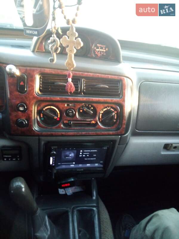 Внедорожник / Кроссовер Mitsubishi Pajero Sport 2000 в Черновцах