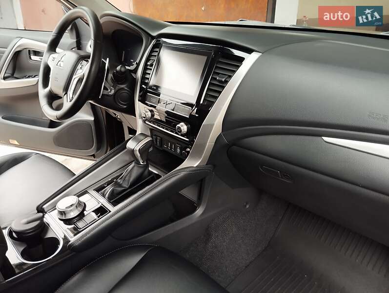 Внедорожник / Кроссовер Mitsubishi Pajero Sport 2021 в Николаеве фото 17 Внедорожник / Кроссовер Mitsubishi Pajero Sport 2021 в Николаеве