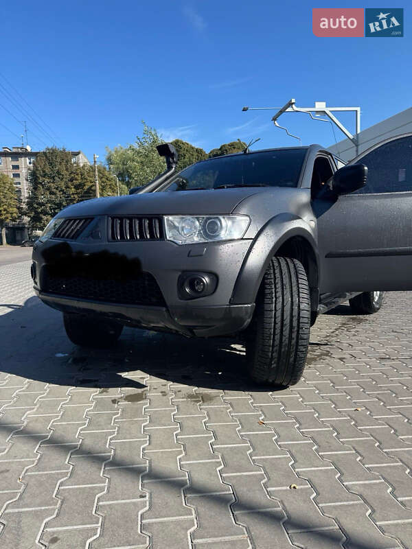 Внедорожник / Кроссовер Mitsubishi Pajero Sport 2011 в Ромнах фото 6 Внедорожник / Кроссовер Mitsubishi Pajero Sport 2011 в Ромнах