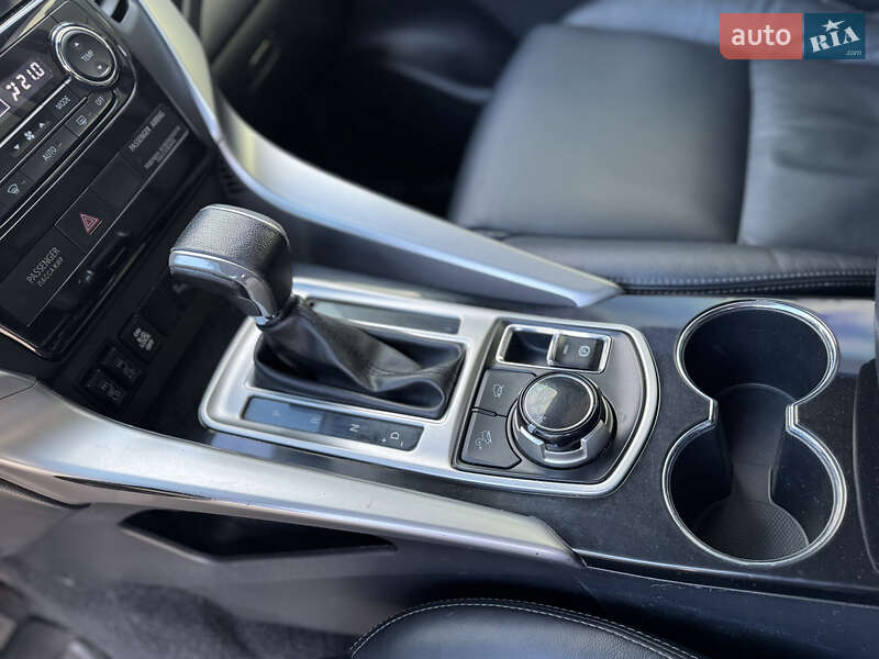 Внедорожник / Кроссовер Mitsubishi Pajero Sport 2017 в Днепре