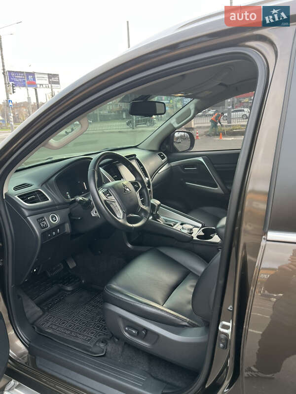 Внедорожник / Кроссовер Mitsubishi Pajero Sport 2021 в Казанке фото 16 Внедорожник / Кроссовер Mitsubishi Pajero Sport 2021 в Казанке