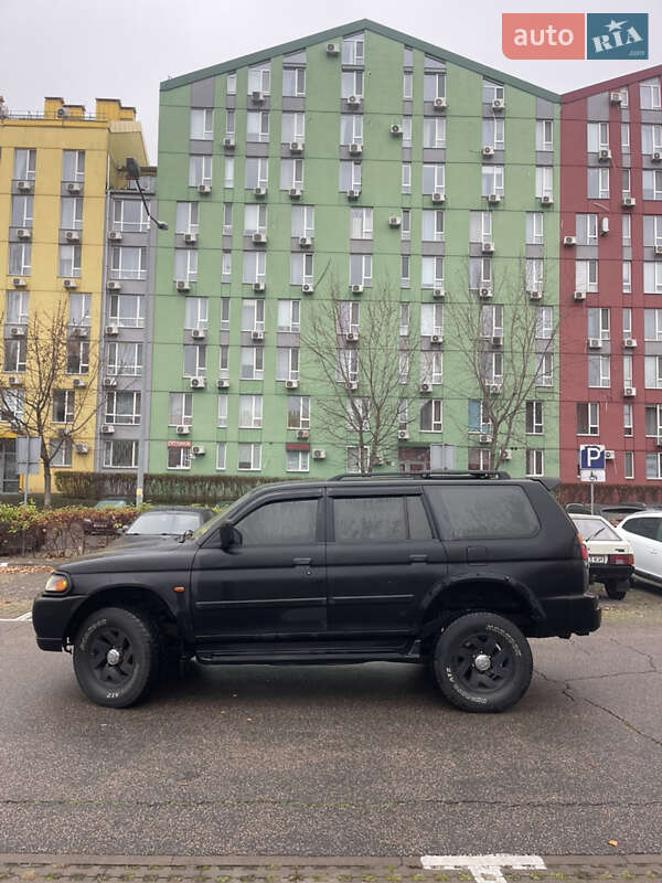 Внедорожник / Кроссовер Mitsubishi Pajero Sport 2004 в Киеве