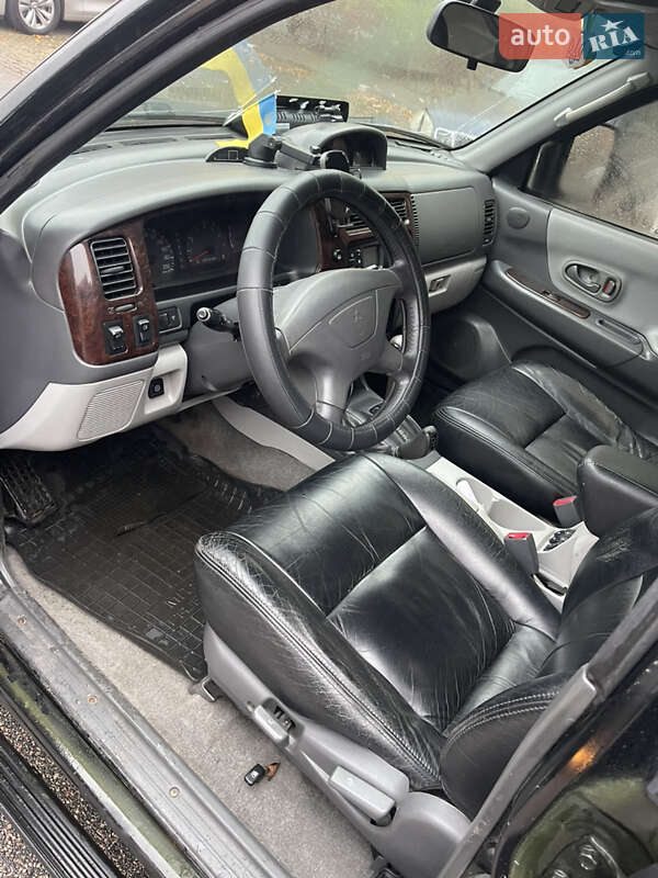 Внедорожник / Кроссовер Mitsubishi Pajero Sport 2004 в Киеве