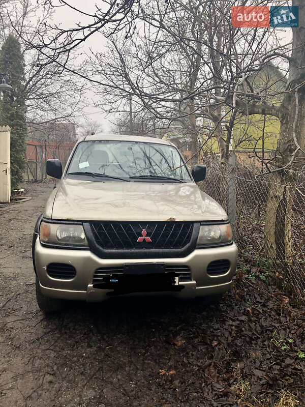 Внедорожник / Кроссовер Mitsubishi Pajero Sport 2001 в Львове