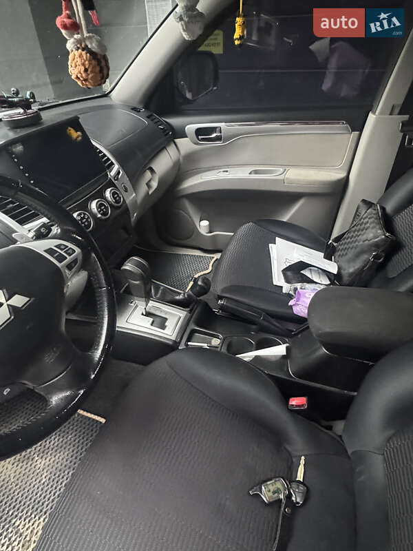 Внедорожник / Кроссовер Mitsubishi Pajero Sport 2013 в Ивано-Франковске фото 20 Внедорожник / Кроссовер Mitsubishi Pajero Sport 2013 в Ивано-Франковске