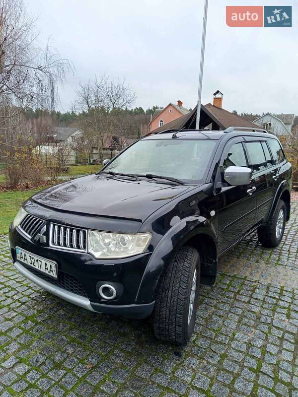 Внедорожник / Кроссовер Mitsubishi Pajero Sport 2013 в Киеве