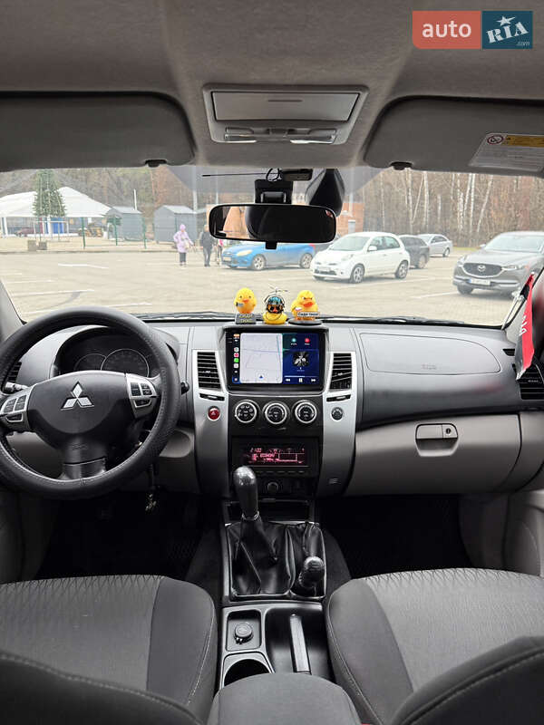 Позашляховик / Кросовер Mitsubishi Pajero Sport 2012 в Києві