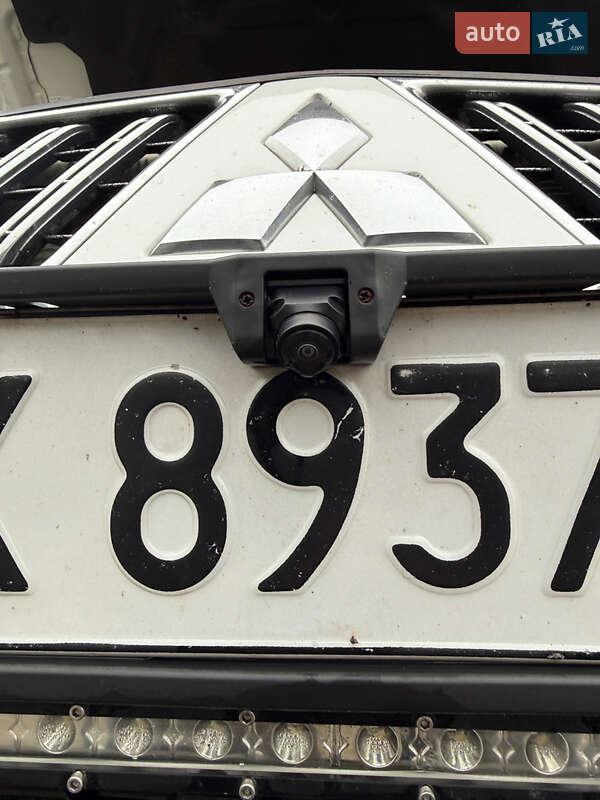 Позашляховик / Кросовер Mitsubishi Pajero Sport 2012 в Києві