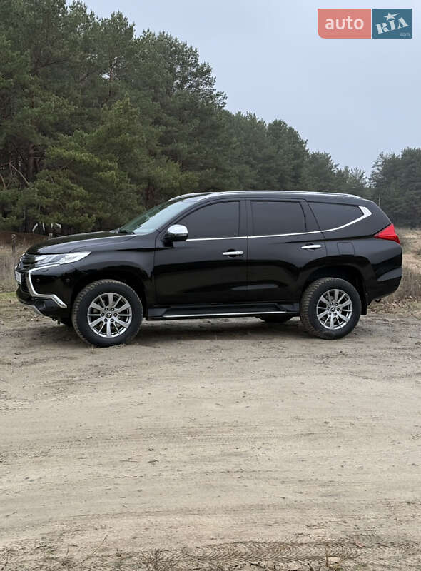 Позашляховик / Кросовер Mitsubishi Pajero Sport 2019 в Дніпрі