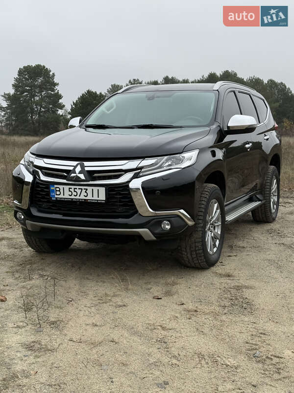 Позашляховик / Кросовер Mitsubishi Pajero Sport 2019 в Дніпрі