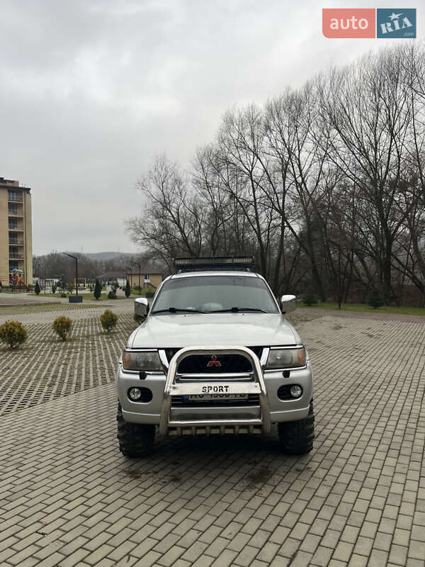 Внедорожник / Кроссовер Mitsubishi Pajero Sport 2002 в Сваляве