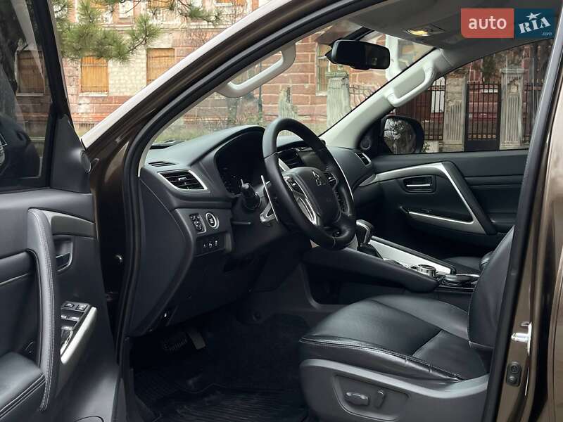 Внедорожник / Кроссовер Mitsubishi Pajero Sport 2021 в Николаеве фото 16 Внедорожник / Кроссовер Mitsubishi Pajero Sport 2021 в Николаеве