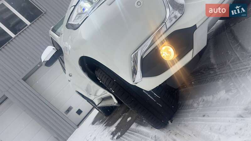 Позашляховик / Кросовер Mitsubishi Pajero Sport 2016 в Києві