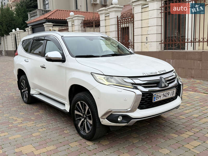 Mitsubishi Pajero Sport 2016