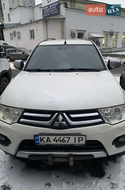 Позашляховик / Кросовер Mitsubishi Pajero Sport 2015 в Києві