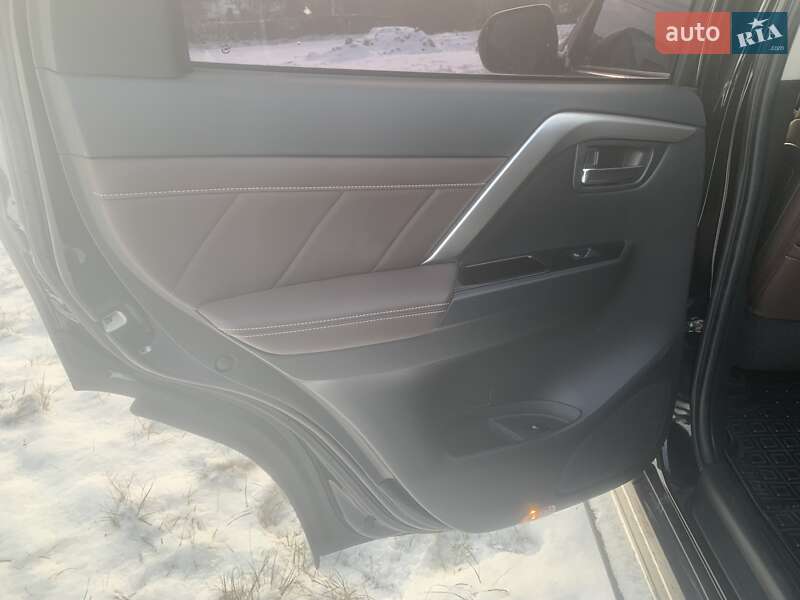 Внедорожник / Кроссовер Mitsubishi Pajero Sport 2021 в Полтаве