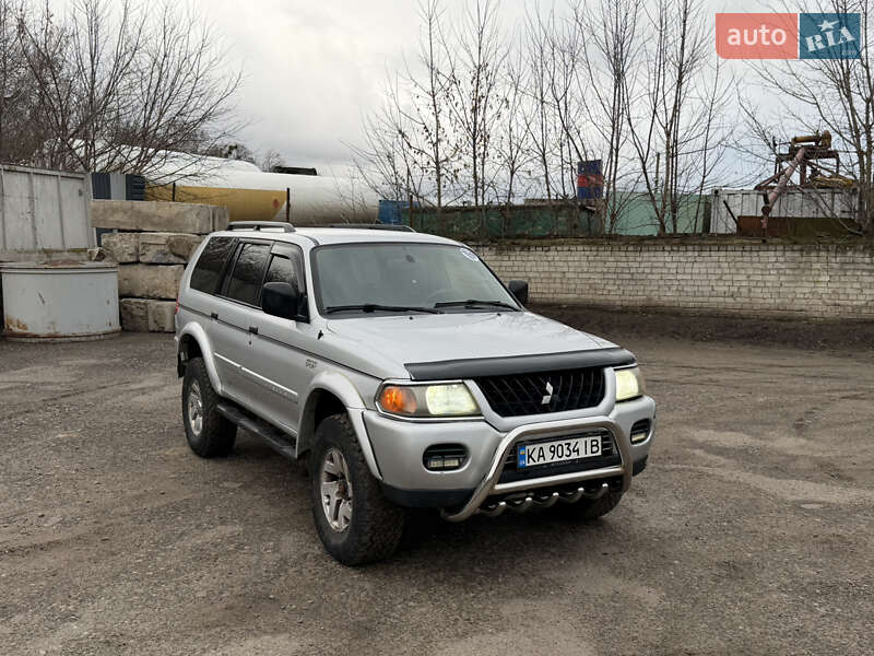 Mitsubishi Pajero Sport 2002